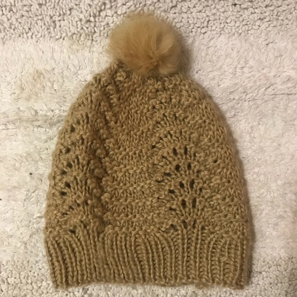 Women’s Pom Pom beanie hat cap winter cable